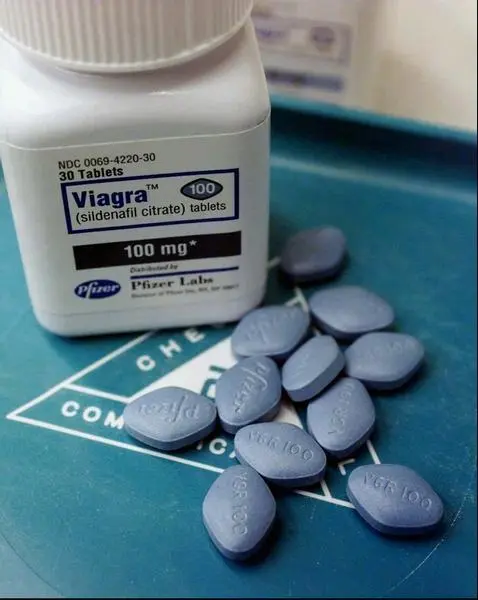 20100216__20100217_B06_BZ17VIAGRASHELFp1
